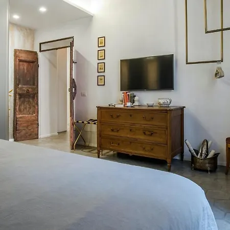 Apartmán Plum Guide - Obsidian & Cream Řím